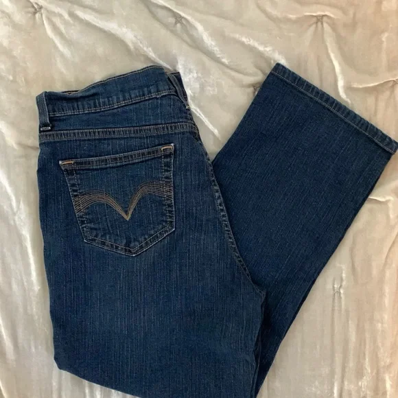 Levi’s size 16 medium perfectly slimming straight 512 EUC - Picture 2 of 5
